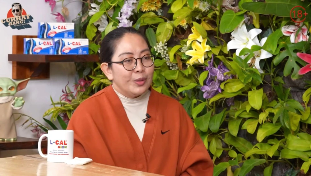 Sharon, Ibunda Timothy (YouTube)